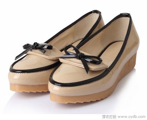 女人永遠少雙鞋