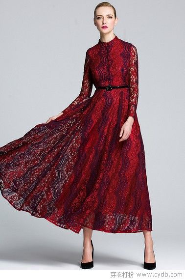 蕾絲配酒紅 美出視覺新高度